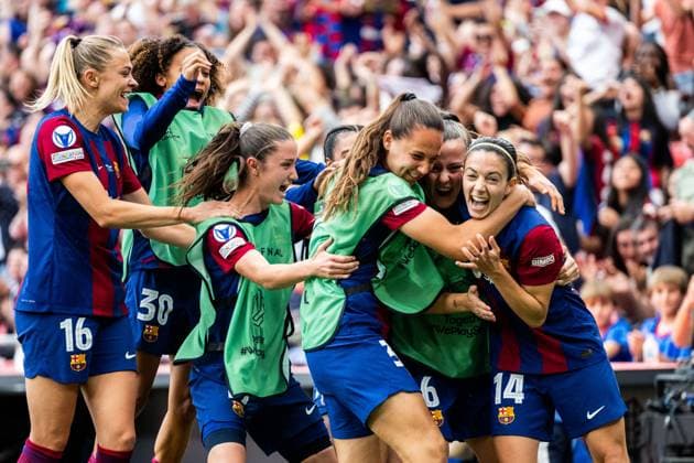 240525 Aitana Bonmati of Barcelona celebrates with team mates after 1 0 during the UEFA Women s Champions League final between Barcelona and Lyon on May 25, 2024 in Bilbao Photo Ludvig Thunman BILDBYRAN kod LT LT0620 fotboll football soccer fotball champions league barcelona lyon dam bbeng final champions league final final final 2024 jubel  Copyright: LUDVIGxTHUNMAN BB240525LT074