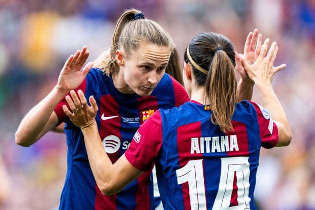 240525 Caroline Graham Hansen and Aitana Bonmati of Barcelona celebrate after 1 0 during the UEFA Women s Champions League final between Barcelona and Lyon on May 25, 2024 in Bilbao Photo Ludvig Thunman BILDBYRAN kod LT LT0620 fotboll football soccer fotball champions league barcelona lyon dam bbeng final champions league final final 2024 jubel  Copyright: LUDVIGxTHUNMAN BB240525LT077