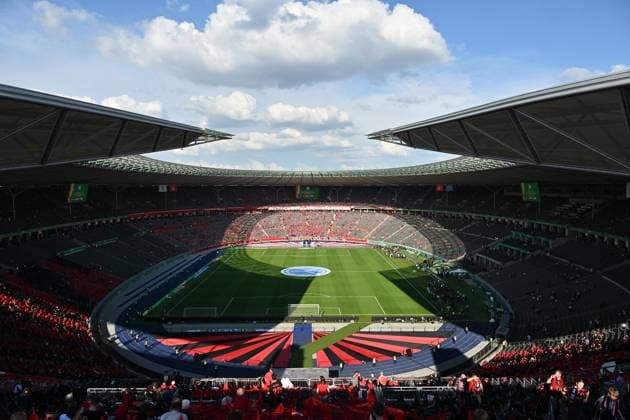 25 05 2024, xjrdrx, Football DFB Cup Final 2023 24, 1 FC Kaiserslautern Bayer 04 Leverkusen emspor, v l View into the Olympic Stadium Lawn, Tribunes, Interior, DFL DFB REGULATIONS PROHIBIT ANY USE OF PHOTOGRAPHS as IMAGE SEQUENCES and or QUASI VIDEO Berlin