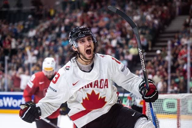240525 Brandon Tanev of Canada celebrates the 1 2 goal during the 2024 IIHF Ice Hockey World Championship semifinal game between Canada and Switzerland on May 25, 2024 in Prague Photo Maxim ThorÃ BILDBYRAN kod MT MT0602 ishockey ice hockey ishockey vm canada switzerland 2024 iihf ice hockey world championship bbeng schweiz kanada semifinal jubel  Copyright: MAXIMxTHORE BB240525MT200