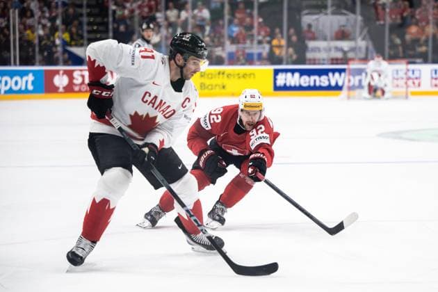 240525 John Tavares of Canada and Gaetan Haas of Switzerland during the 2024 IIHF Ice Hockey World Championship semifinal game between Canada and Switzerland on May 25, 2024 in Prague Photo Maxim ThorÃ BILDBYRAN kod MT MT0602 ishockey ice hockey ishockey vm canada switzerland 2024 iihf ice hockey world championship bbeng schweiz kanada semifinal  Copyright: MAXIMxTHORE BB240525MT211