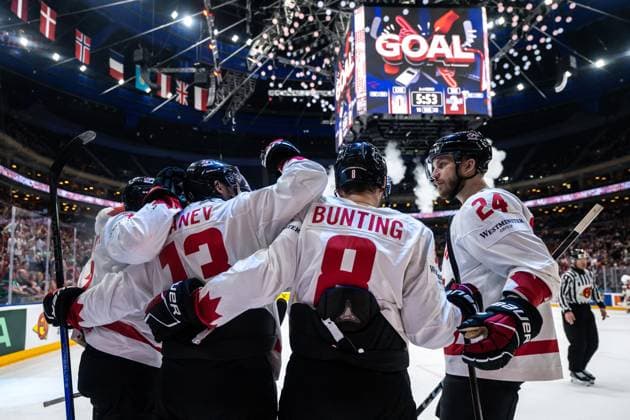 240525 Brandon Tanev of Canada celebrate scoring the 1 2 goal with teammates during the 2024 IIHF Ice Hockey World Championship semifinal game between Canada and Switzerland on May 25, 2024 in Prague Photo Maxim ThorÃ BILDBYRAN kod MT MT0602 ishockey ice hockey ishockey vm canada switzerland 2024 iihf ice hockey world championship bbeng schweiz kanada semifinal jubel  Copyright: MAXIMxTHORE BB240525MT213