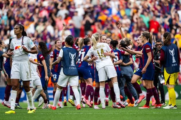 240525 Ada Hegerberg of Lyon and Caroline Graham Hansen of Barcelona after the UEFA Women s Champions League final between Barcelona and Lyon on May 25, 2024 in Bilbao Photo Ludvig Thunman BILDBYRAN kod LT LT0620 fotboll football soccer fotball champions league barcelona lyon dam bbeng final champions league final final 2024  Copyright: LUDVIGxTHUNMAN BB240525LT098