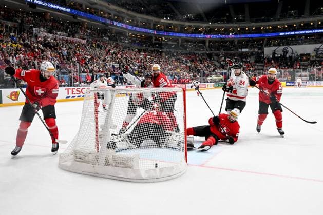 PRAGUE, CZECH REPUBLIC MAY 25 Andrea Glauser of Switzerland scores in his own goal during the 2024 IIHF Ice Hockey World Championship Czechia Semifinal match between Canada and Switzerland at Prague Arena on May 25, 2024 in Prague, Czech Republic Prague Prague Arena Czech Republic Copyright: xJustPictures.ch AndreaxBrancax jp-en-EuSpIm-AB_25052024_DSC_6866