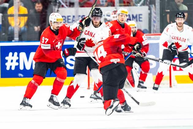 PRAGUE, CZECH REPUBLIC MAY 25 Dean Kukan of Switzerland C take a shot during the 2024 IIHF Ice Hockey World Championship Czechia Semifinal match between Canada and Switzerland at Prague Arena on May 25, 2024 in Prague, Czech Republic Prague Prague Arena Czech Republic Copyright: xJustPictures.ch JarixPestelaccix jp-en-EuSpIm-JP4_JAR_Canada_Switzerland_25May_2024185