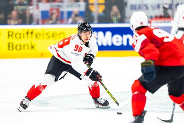 PRAGUE, CZECH REPUBLIC MAY 25 Connor Bedard of Canada in action during the 2024 IIHF Ice Hockey World Championship Czechia Semifinal match between Canada and Switzerland at Prague Arena on May 25, 2024 in Prague Prague, Czech Republic Prague Prague Arena Czech Republic Copyright: xJustPictures.ch JarixPestelaccix jp-en-EuSpIm-JP4_JAR_Canada_Switzerland_25May_2024190