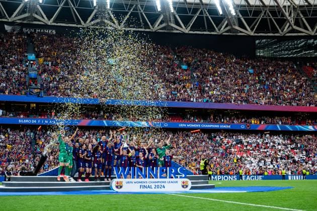240525 Players of Barcelona celebrate after the UEFA Womens Champions League final between Barcelona and Lyon on May 25, 2024 in Bilbao Photo Ludvig Thunman BILDBYRAN kod LT LT0620 fotboll football soccer fotball champions league barcelona lyon dam bbeng final champions league final final 2024 jubel  Copyright: LUDVIGxTHUNMAN BB240525LT119