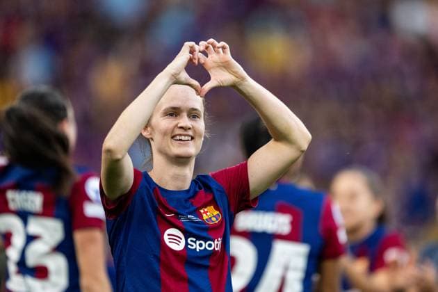 240525 Caroline Graham Hansen of Barcelona celebrates after the UEFA Women s Champions League final between Barcelona and Lyon on May 25, 2024 in Bilbao Photo Ludvig Thunman BILDBYRAN kod LT LT0620 fotboll football soccer fotball champions league barcelona lyon dam bbeng final champions league final final 2024 jubel  Copyright: LUDVIGxTHUNMAN BB240525LT133