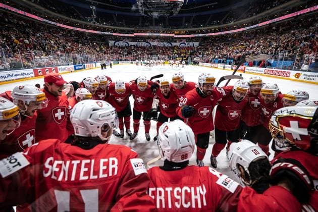 240525 Players of Switzerland celebrate after winning the penalty shootout after the 2024 IIHF Ice Hockey World Championship semifinal game between Canada and Switzerland on May 25, 2024 in Prague Photo Maxim ThorÃ BILDBYRAN kod MT MT0602 ishockey ice hockey ishockey vm canada switzerland 2024 iihf ice hockey world championship bbeng schweiz kanada semifinal jubel  Copyright: MAXIMxTHORE BB240525MT217