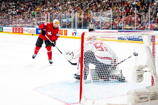 PRAGUE, CZECH REPUBLIC MAY 25 Sven Andrighetto of Switzerland scores during the 2024 IIHF Ice Hockey World Championship Czechia Semifinal match between Canada and Switzerland at Prague Arena on May 25, 2024 in Prague, Czech Republic Prague Prague Arena Czech Republic Copyright: xJustPictures.ch JarixPestelaccix jp-en-EuSpIm-JP4_JAR_Canada_Switzerland_25May_2024310