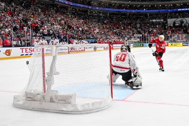 PRAGUE, CZECH REPUBLIC MAY 25 Sven Andrighetto of Switzerland scores his penalty shot against goalkeeper Jordan Binnington of Canada during the 2024 IIHF Ice Hockey World Championship Czechia Semifinal match between Canada and Switzerland at Prague Arena on May 25, 2024 in Prague Prague, Czech Republic Prague Prague Arena Czech Republic Copyright: xJustPictures.ch AndreaxBrancax jp-en-EuSpIm-AB_25052024_DSC_7551