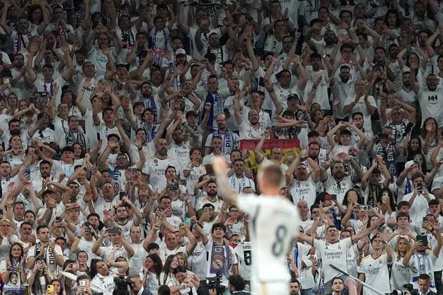 Sport Themen der Woche KW21 Sport Bilder des Tages Real Madrid s Toni Kroos says goodbye to the fans after La Liga match. May 25,2024. (20240525447)