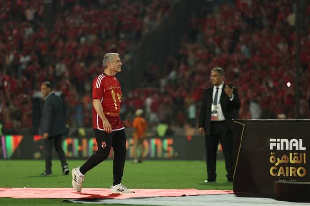 CAIRO, EGYPT - MAY 25: head coach Marcel Koller celebrate on stage with a gold medal after wining the CAF Champions League Final Second Leg match between Al Ahly and Esperance Sportive Tunis at Cairo International Stadium on May 25, 2024 in Cairo, Al Ahly v Esperance Sportive Tunis: Final Second Leg - CAF Champions League Copyright: xPhotoxbyxM.Bayoumy SFSIx