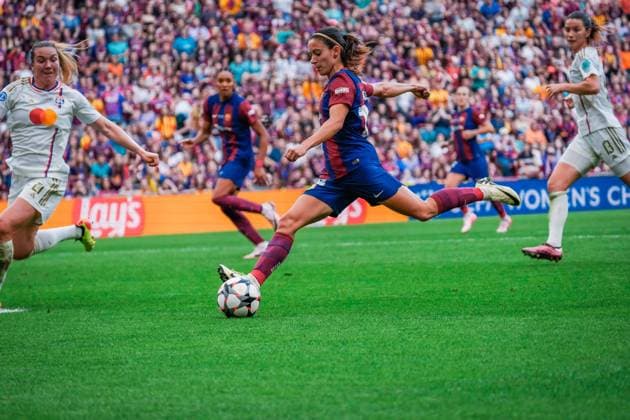 UEFA Women s Champions League 2024 Final: FC Barcelona, Barca Femeni vs. Olympique Lyonnais Feminin Aitana Bonmati scores the opening goal during the UEFA Women s Champions League final match between FC Barcelona Femeni and Olympique Lyonnais Feminin on May 25 2024, in Bilbao, Spain Bilbao Estadio de San Mames Bilbao Spain Copyright: xAlexandraxFechetex _ADR1580