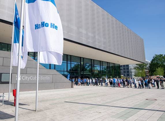 Soccer, Men, Season 2023 24, Hertha BSC, Annual General Meeting at City Cube Berlin, Fans and flags in front of the CityCube, 26 05 2024, Copyright: xSebastianxRäppold MatthiasxKochx