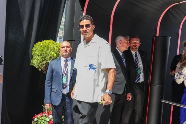 Footballer Dusan Vlahovic, Juventus Turin in the paddock, Race, Monaco Grand Prix, Motorsport, Men, Formula 1, 26 05 2024 Monte Carlo Monaco MCO Copyright: xkolbert-press ChristianxKolbertx