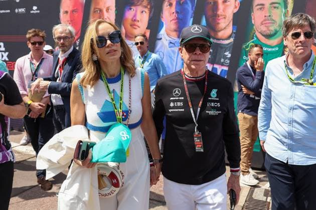 Fashion designer Tommy Hilfiger with his partner in the paddock, Race, Monaco Grand Prix, Motorsport, Men, Formula 1, 26 05 2024 Monte Carlo Monaco MCO Copyright: xkolbert-press ChristianxKolbertx