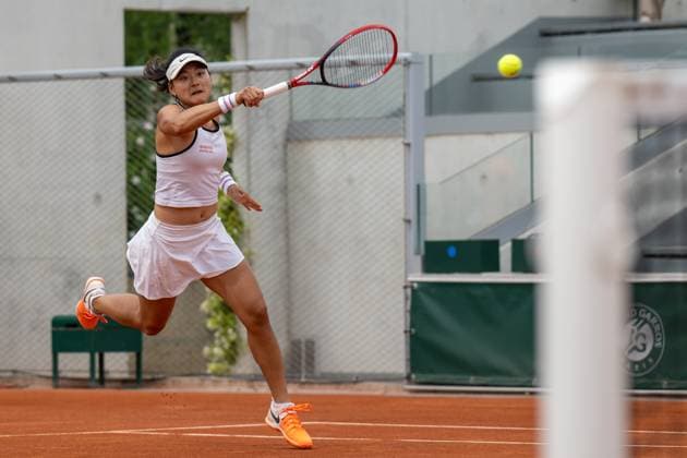 (240526) -- PARIS, May 26, 2024 -- Wang Yafan of China hits a return during the women s singles first round match between Wang Yafan of China and Maria Timofeeva of Russia at the French Open tennis tournament at Roland Garros, Paris, France, May 26, 2024. ) (SP)FRANCE-PARIS-TENNIS-FRENCH OPEN-WOMEN S SINGLES MengxDingbo 