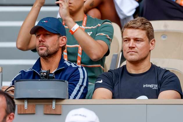 Naomi Osaka team in the players box, L R trainer, coach Wim Fissette and physiotherapist Florian Zitzelsberger Tennis French Open 2024 Roland Garros Paris France 26 May 2024 Copyright: xJuergenxHasenkopfx
