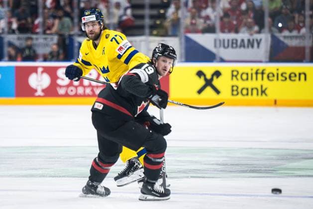 240526 Victor Hedman of Sweden and Jared McCann of Canada during the 2024 IIHF Ice Hockey World Championship bronze medal game between Sweden and Canada on May 26, 2024 in Prague Photo Maxim Thore BILDBYRAN kod MT MT0605 ishockey ice hockey ishockey vm sweden canada 2024 iihf ice hockey world championship bbeng bronsmatch sverige kanada  Copyright: MAXIMxTHORE BB240526MT008