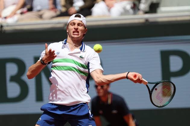 ROLAND GARROS PHOTOPQR LE PARISIEN Le Parisien Arnaud Journois ; PARIS ; 26 05 2024 ; TENNIS , ROLAND GARROS 2024 , SIMPLE MESSIEURS , COURT SUZANNE LENGLEN UGO HUMBERT vs LORENZO SONEGO PHOTO LE PARISIEN ARNAUD JOURNOIS French Open tennis tournament in Paris on May 26, 2024. PARIS France  Copyright: xPHOTOPQR LExPARISIEN MAXPPPxLexParisienx xArnaudxJournoisx 20240526LPA0600 20240526LPA0600
