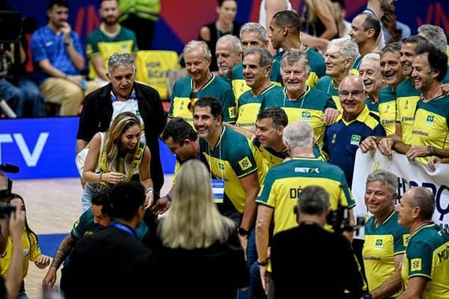 Volleyball, Nations League, Brasilien - Italien Liga das Nações Brasil X Itália RIO DE JANEIRO, RJ - 26.05.2024: LIGA DAS NAÇÕES BRASIL X ITÁLIA - Brazilian Confederation honors Brazilian Olympic athletes during Brazil (Photo: Pedro Teixeira Fotoarena) x2544511x  PedroxTeixeira