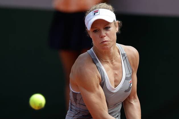 26 05 2024 Tennis, French Open 2024 Roland Garros, FRA, Paris, Women™s Singles Court Simonne Mathieu FIRST ROUND, Laura Siegemund GER Sofia Kenin USA Picture v li Laura Siegemund GER concentrated Copyright: HMBxMedia AntonioxBorga