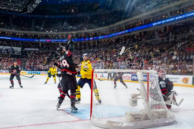 PRAGUE, CZECH REPUBLIC MAY 26 Damon Severson of Canada L try to catch the puck during 2024 IIHF Ice Hockey World Championship Czechia Third Place Match between Sweden and Canada at Prague Arena on May 26, 2024 in Prague, Czech Republic Prague Prague Arena Czech Republic Copyright: xJustPictures.ch JarixPestelaccix jp-en-EuSpIm-JP4_JAR_Sweden_Canada_26May_2024014