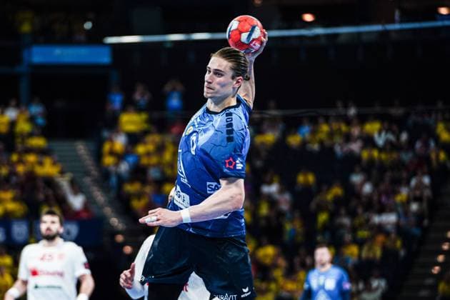 Throw Goal Juri Knorr Rhein Neckar Loewen, 10 GER, Dinamo Bucharest vs Rhein Neckar Loewen, Handball, EHF European League, Match for 3rd place, 2023 2024 season, 26 05 2024 GER, Dinamo Bucharest vs Rhein Neckar Loewen, Handball, EHF European League, Match for 3rd place, 2023 2024 season, 26 05 2024 Hamburg Copyright: xEibnerxPressefoto MarcelxvonxFehrnx EP_MFN