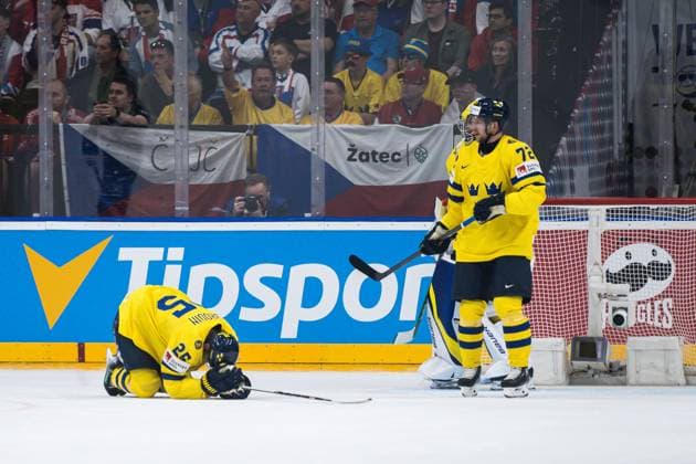 240526 Jonas Brodin of Sweden in pain during the 2024 IIHF Ice Hockey World Championship bronze medal game between Sweden and Canada on May 26, 2024 in Prague Photo Maxim Thore BILDBYRAN kod MT MT0605 ishockey ice hockey ishockey vm sweden canada 2024 iihf ice hockey world championship bbeng bronsmatch sverige kanada  Copyright: MAXIMxTHORE BB240526MT060