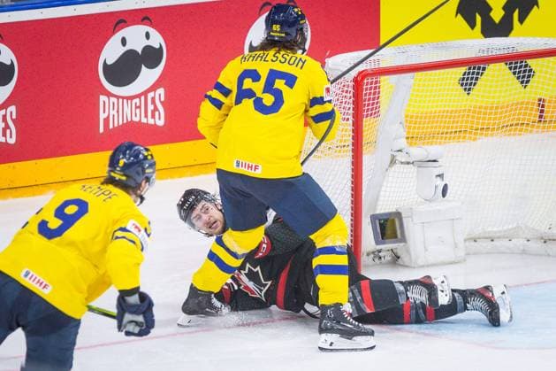 SWEDEN CANADA BRONZE MEDAL GAME IIHF World Championship, WM, Weltmeisterschaft 2024 CZECHIA PRAGUE - OSTRAVA Adrian Kempe, Erik Karlsson of Sweden and Andrew Mangiapane of Canada during the bronze medal game of the IIHF Ice hockey, Eishockey World Championship Czechia Prague - Ostrava between Sweden and Canada. O2 Arena, Prague, Czechia, May 26, 2024. PUBLICATION NOT IN SLOVAKIA PUBLICATION NOT IN SVK Prague Copyright: xBranislavxRackox AS0I6970