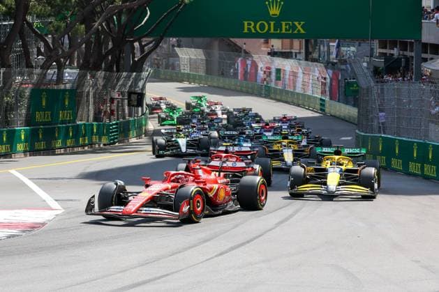first start, Charles Leclerc Scuderia Ferrari HP , Oscar Piastri McLaren , Carlos Sainz jr Scuderia Ferrari HP , Race, Monaco Grand Prix, Motorsport, Men, Formula 1, 26 05 2024 Monte Carlo Monaco MCO Copyright: xkolbert-press ChristianxKolbertx