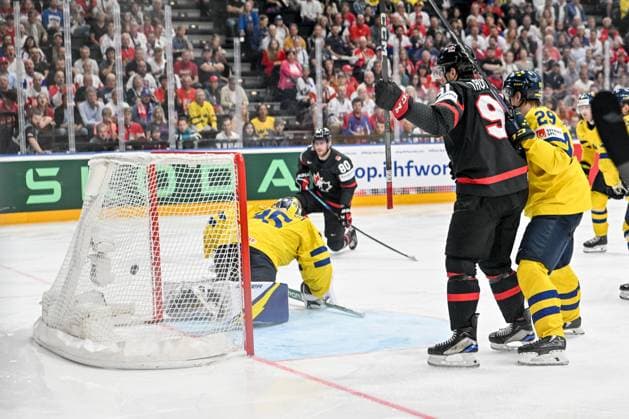 PRAGUE, CZECH REPUBLIC MAY 26 John Tavares of Canada celebrate a goal scored by Pierre Luc Dubois of Canada against goalkeeper Filip Gustavsson of Sweden during 2024 IIHF Ice Hockey World Championship Czechia Third Place Match between Sweden and Canada at Prague Arena on May 26, 2024 in Prague, Czech Republic Prague Prague Arena Czech Republic Copyright: xJustPictures.ch AndreaxBrancax jp-en-EuSpIm-AB_26052024_AAB_7937