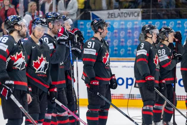PRAGUE, CZECH REPUBLIC MAY 26 Team Canada aligned on the blue line after defeat against Sweden during 2024 IIHF Ice Hockey World Championship Czechia Third Place Match between Sweden and Canada at Prague Arena on May 26, 2024 in Prague, Czech Republic Prague Prague Arena Czech Republic Copyright: xJustPictures.ch JarixPestelaccix jp-en-EuSpIm-JP4_JAR_Sweden_Canada_26May_2024193