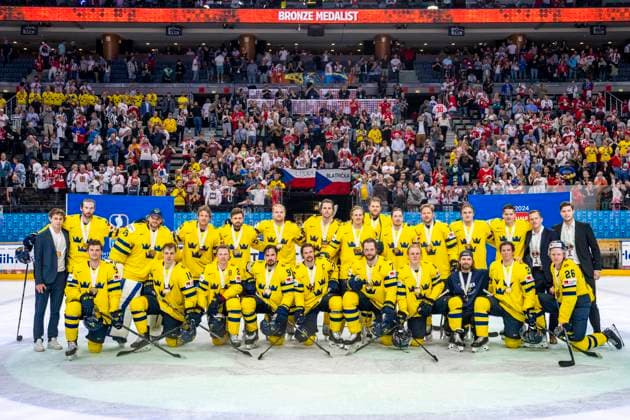 PRAGUE, CZECH REPUBLIC MAY 26 Sweden win the Bronze Medal 2024 IIHF Ice Hockey World Championship Czechia Third Place Match between Sweden and Canada at Prague Arena on May 26, 2024 in Prague, Czech Republic Prague Prague Arena Czech Republic Copyright: xJustPictures.ch JarixPestelaccix jp-en-EuSpIm-JP4_JAR_Sweden_Canada_26May_2024231