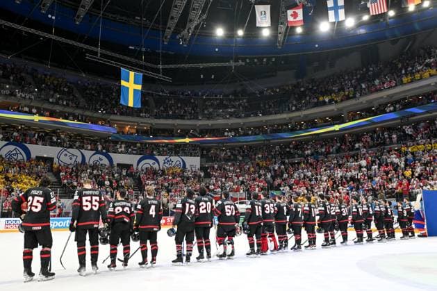 PRAGUE, CZECH REPUBLIC MAY 26 Swedish flag being raised during 2024 IIHF Ice Hockey World Championship Czechia Third Place Match between Sweden and Canada at Prague Arena on May 26, 2024 in Prague, Czech Republic Prague Prague Arena Czech Republic Copyright: xJustPictures.ch AndreaxBrancax jp-en-EuSpIm-AB_26052024_DSC_8698