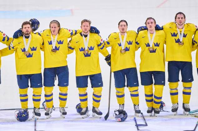 Team SWE with the Bronze Medal in the Bronze Medal game SWEDEN - CANADA 3-2 of the IIHF Ice hockey, Eishockey World Championship, WM, Weltmeisterschaft in Prague, Czechia, May 26, 2024, Season 2023 2024