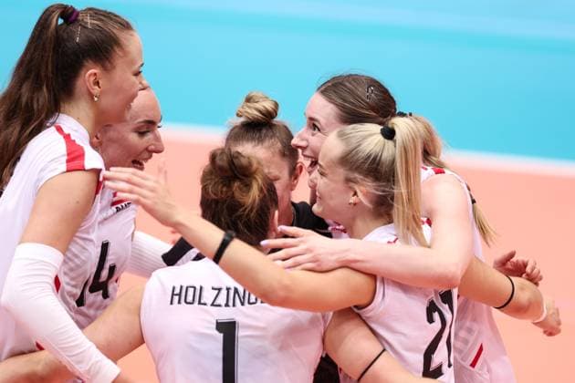 VOLLEYBALL - CEV Golden League, AUT vs UKR SCHWECHAT,AUSTRIA,26.MAY.24 - VOLLEYBALL - CEV European Golden League, ladies, Austria vs Ukraine. Image shows the rejoicing of AUT.  GEPAxpictures xArminxRauthner