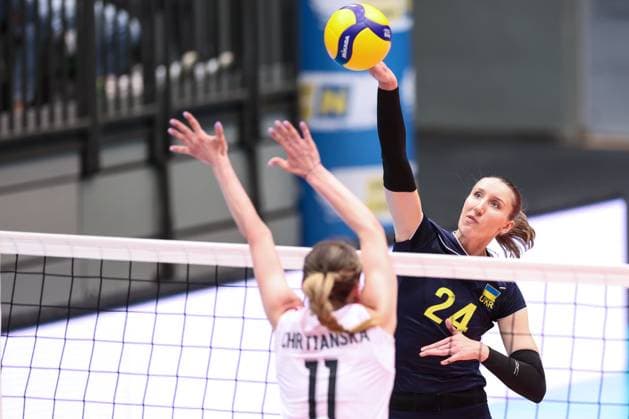 VOLLEYBALL - CEV Golden League, AUT vs UKR SCHWECHAT,AUSTRIA,26.MAY.24 - VOLLEYBALL - CEV European Golden League, ladies, Austria vs Ukraine. Image shows Monika Chrtianska (AUT) and Anastasia Kraiduba (UKR).  GEPAxpictures xArminxRauthner