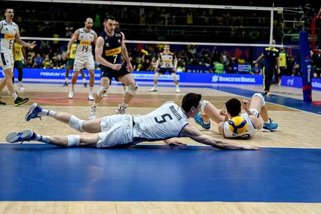 Volleyball, Nations League, Brasilien - Italien Liga das Nações Brasil X Itália RIO DE JANEIRO, RJ - 26.05.2024: LIGA DAS NAÇÕES BRASIL X ITÁLIA - Michielleto during Brazil (Photo: Pedro Teixeira Fotoarena) x2544843x  PedroxTeixeira