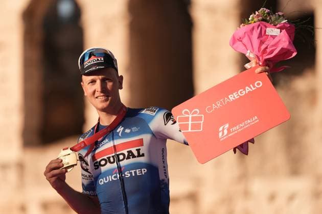 Merlier Tim (Team Soudal & x2013; Quickstep) winner of the final stage on the podium during the stage 21 of the of the Giro d Italia from Rome to Rome, Italy. Sunday, May 26, 2024 cycling  Copyright: xMassimoxPaolonex xLaPressex