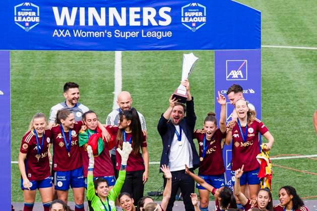 26 05 2024, Thun, Stockhorn Arena, Women s Super League Final Servette FC Chênois Fà minin FC Zürich, coach Jose Barcala Servette FC Chenois Feminin , 4 Laura Felber Servette FC Chenois Feminin , 7 Imane Saoud Servette FC Chenois Feminin , 30 Mickaela Bottega Servette FC Chenois Feminin , 24 Joana Marchao Servette FC Chenois Feminin , 15 Onyinyechi Zogg Servette FC Chenois Feminin , 2 Laura Tufo Servette FC Chenois Feminin , 17 Therese Simonsson Servette FC Chenois Feminin , goalkeeper Ines Pereira Servette FC Chenois Feminin , 5 Sandrine Mauron Servette FC Chenois Feminin Thun Stockhorn Arena Bern Switzerland Copyright: xJustPictures.ch MarcioxMachadox jp-en-MaMa-MM4_Servete_Zurich_26May2024_TH1561
