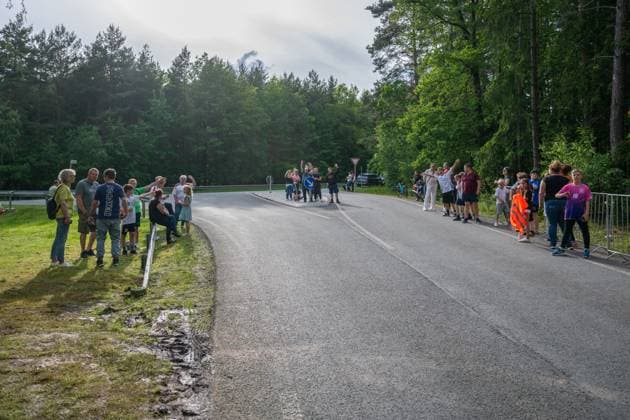 Arrival DFB team comes together in Blankenhain 20240526 The German senior mens national team came together today in Blankenhain in Thuringia to prepare for the European Home Championship in the next few days until 31 May 2024 By the evening, the national players had arrived at the Spa GolfResort Weimarer Land and were welcomed by numerous fans There were also one or two autographs