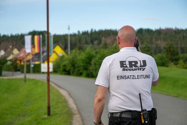 Arrival DFB team comes together in Blankenhain 20240526 The German senior mens national team came together today in Blankenhain in Thuringia to prepare for the European Home Championship in the next few days until 31 May 2024 By the evening, the national players had arrived at the Spa GolfResort Weimarer Land and were welcomed by numerous fans There were also one or two autographs