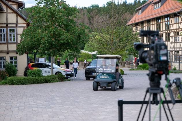 Arrival DFB team comes together in Blankenhain 20240526 The German senior mens national team came together today in Blankenhain in Thuringia to prepare for the European Home Championship in the next few days until 31 May 2024 By the evening, the national players had arrived at the Spa GolfResort Weimarer Land and were welcomed by numerous fans There were also one or two autographs
