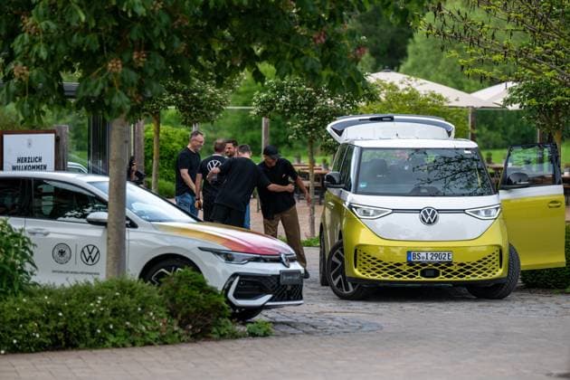 Arrival DFB team comes together in Blankenhain 20240526 In the picture Jamal Musiala The German senior mens national team came together today in Blankenhain in Thuringia to prepare for the home European Championship in the next few days until 31 May 2024 By the evening, the national players had arrived at the Spa GolfResort Weimarer Land and were welcomed by numerous fans There were also one or two autographs