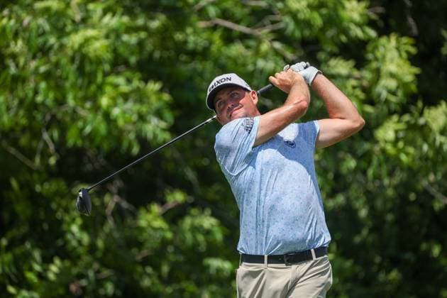 FORT WORTH, TX - MAY 26: Keegan Bradley (USA) hits from the 12th tee during the Charles Schwab Challenge on May 26, 2024 at Colonial Country Club in Fort Worth, TX. (Photo by George Walker Icon Sportswire) GOLF: MAY 26 PGA, Golf Herren Charles Schwab Challenge EDITORIAL USE ONLY Icon240526086