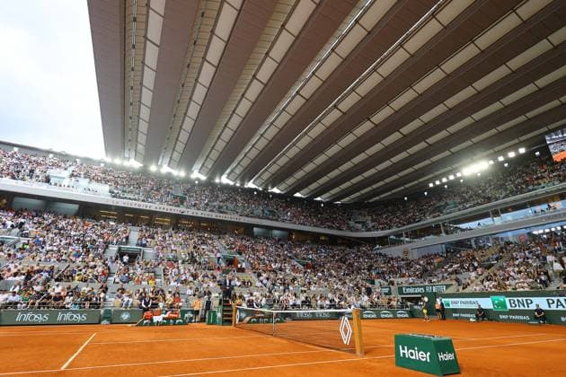 2024.05.26 Paryz Tenis French Open Roland Garros 2024 J.J. Wolf - Carlos Alcaraz N Z zamykany dach stadion Foto Pawel Andrachiewicz PressFocus 2024.05.26 Paris Tennis French Open Roland Garros 2024 J.J. Wolf - Carlos Alcaraz zamykany dach stadion Photo Pawel Andrachiewicz PressFocus NEWSPIX.PL --- Newspix.pl  20240526_PF_PA409