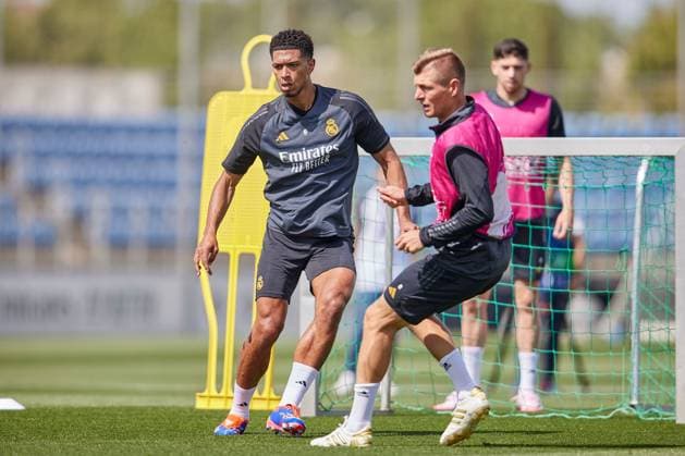Jude Bellingham and Toni Kroos of Real Madrid CF Real Madrid media day, Madrid, Spain - 27 May 2024  Copyright: xRubenxAlbarran Shutterstockx 14510087cj