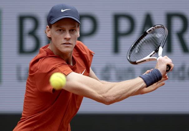 Jannik Sinner of Italy in action French Open Tennis, Day 2, Tennis, Roland Garros, Paris, France - 27 May 2024  Copyright: xEllaxLing Shutterstockx 14506170a